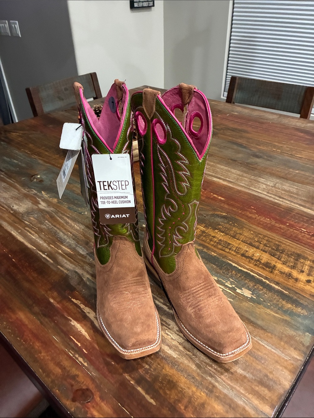 Ariat Women’s Futurity Boon Cognac Roughout Electric Lime Cowboy boots - Picture 3 of 4